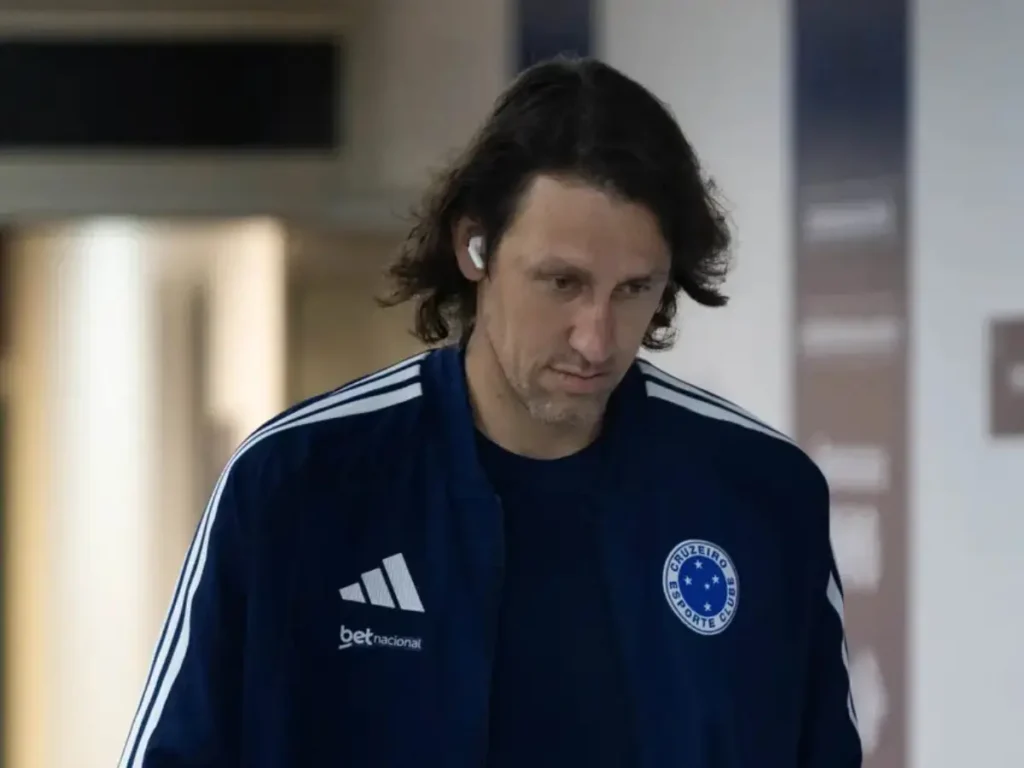 Cássio sofre lesão no joelho e passará por cirurgia no Cruzeiro