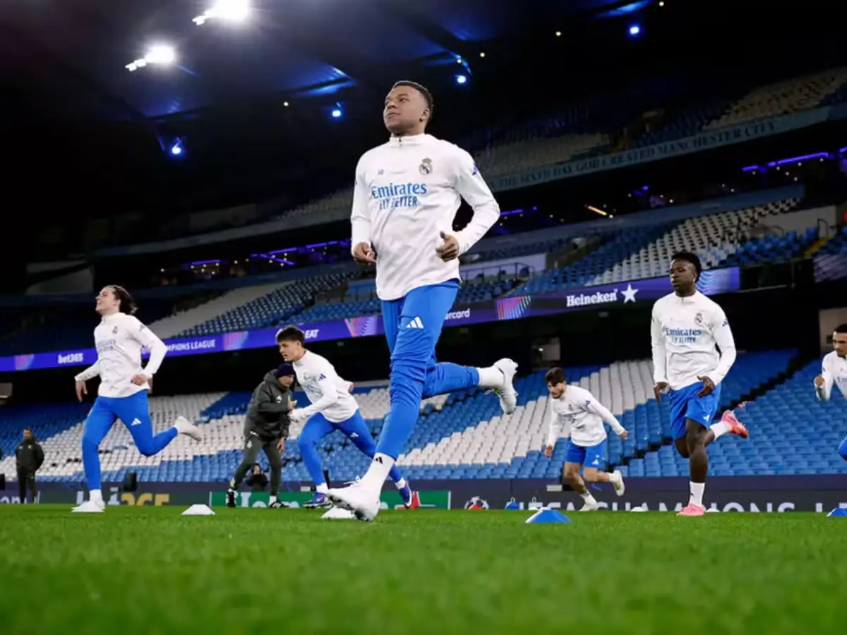 Mbappé garante estar 100% recuperado e rebate críticas sobre lesão no joelho