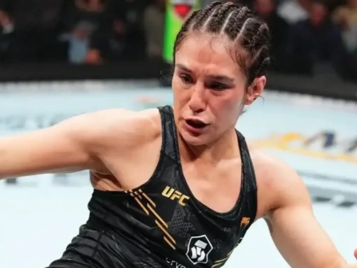 Poder de fogo: Alexa Grasso precisou de menos de três minutos para liquidar a fatura e frear a ascensão de Maycee Barber
