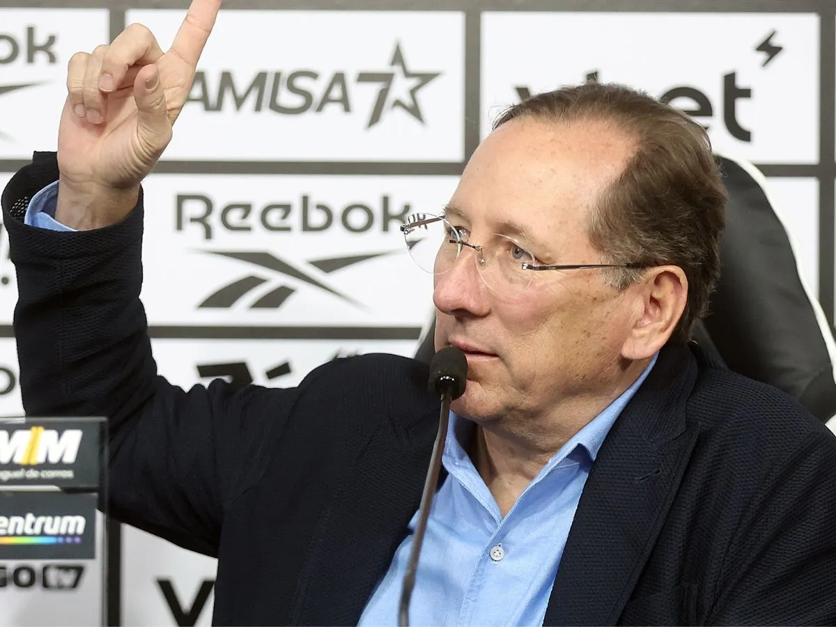 John Textor deixa o comando da SAF do Botafogo