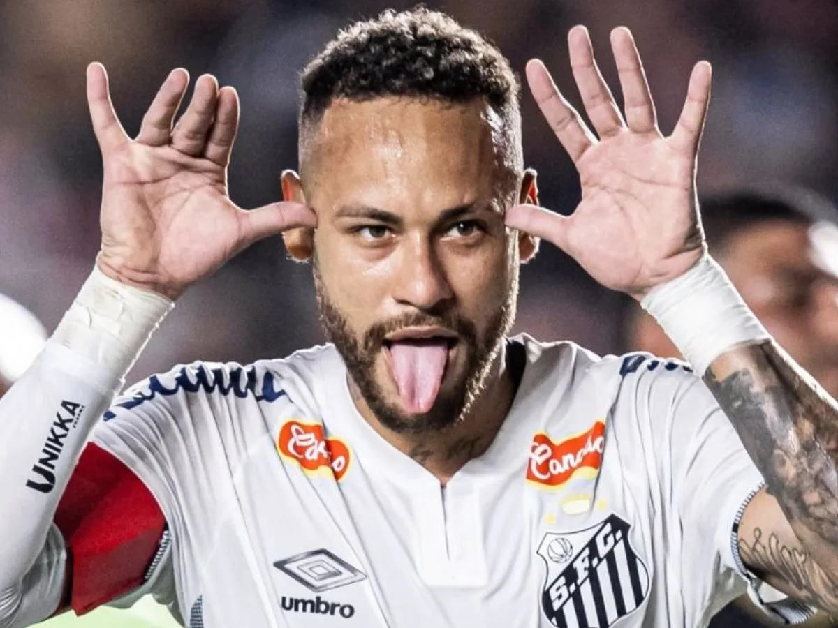 Neymar leva terceiro amarelo e desfalca o Santos contra o Flamengo