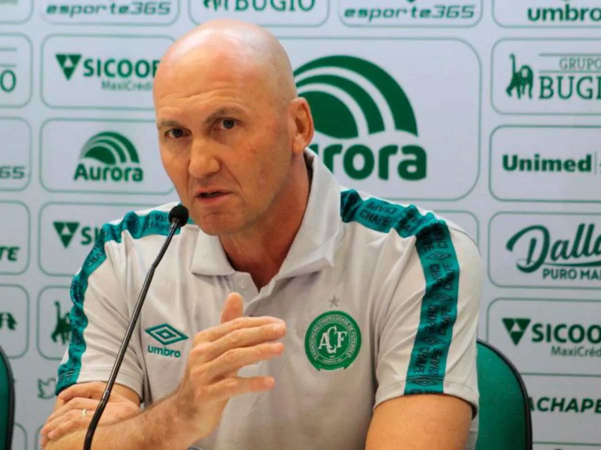 Sport intensifica busca por técnico e abre conversas com Gilmar Dal Pozzo