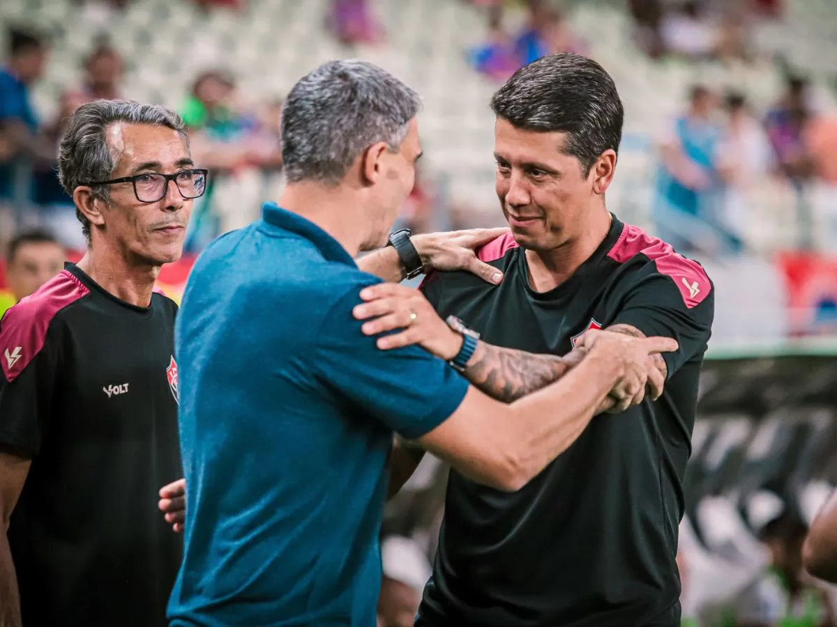 Thiago Carpini vira alvo da Chapecoense, mas negociação esbarra em multa e salário