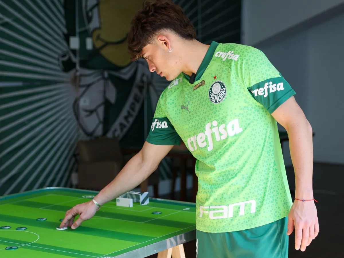 Agustín Giay ganha espaço no Palmeiras e mira vaga na seleção argentina para a Copa do Mundo