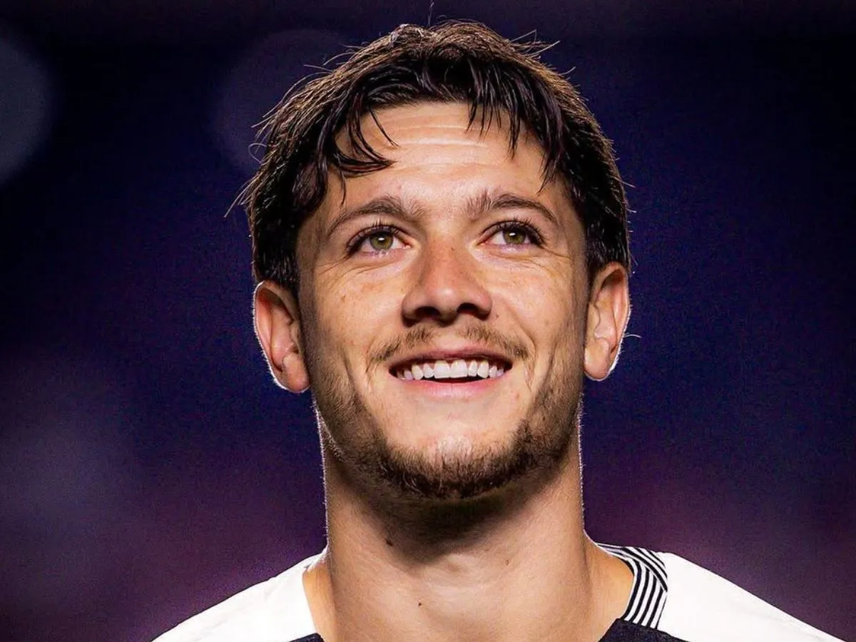 Corinthians acerta parceria para quitar dívida por Rodrigo Garro e evitar punição da FIFA