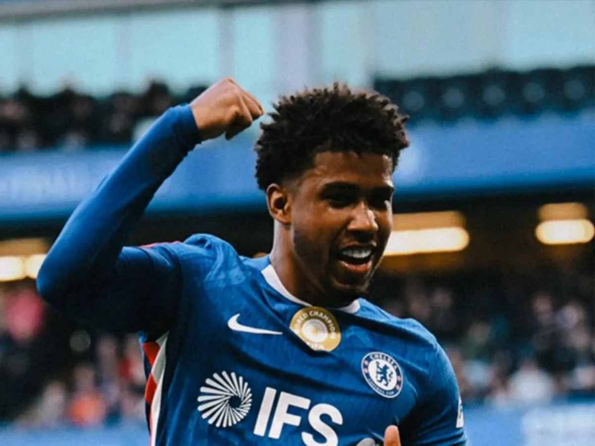 Andrey Santos brilha em goleada do Chelsea e comanda classificação na Copa da Inglaterra