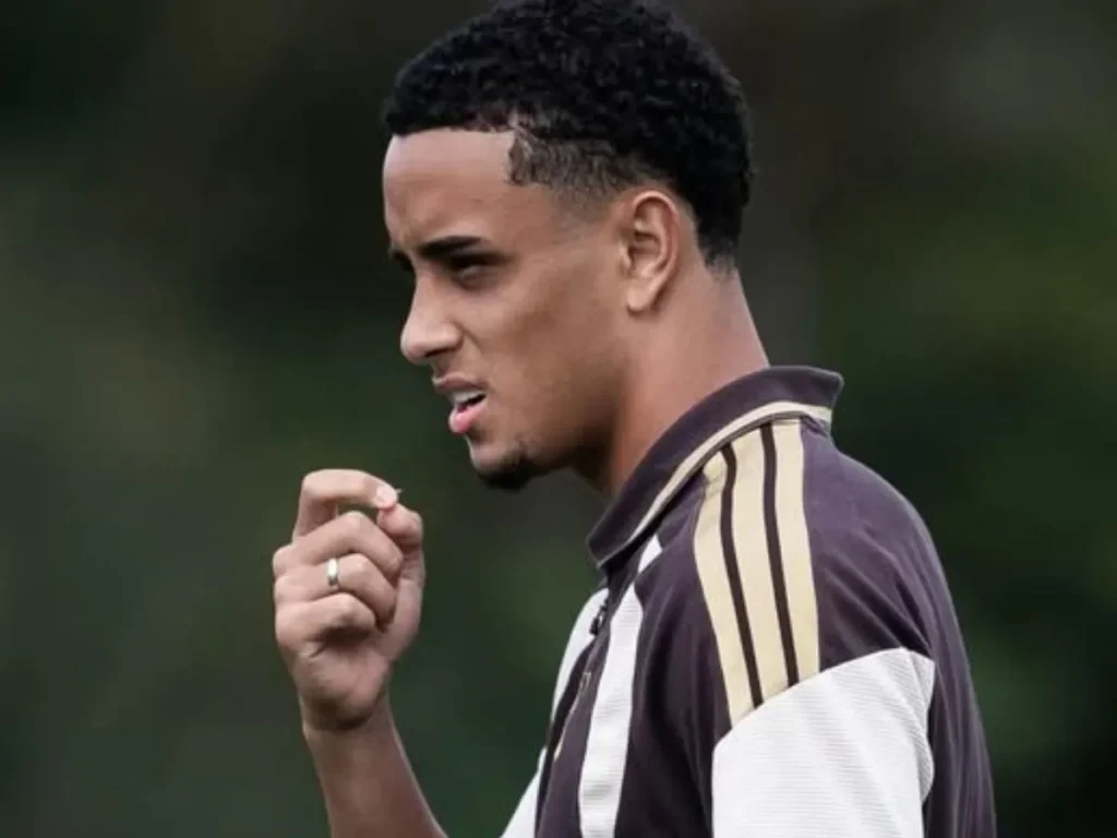 Shakhtar Donetsk avança por Ryan Roberto, mas Flamengo endurece e exige multa cheia 1 Shakhtar Donetsk avança por Ryan Roberto, mas Flamengo endurece e exige multa cheia