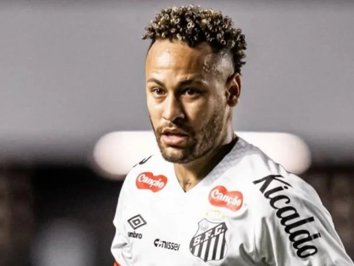 “É injusto”: Neymar detona arbitragem após amarelo e desfalca o Santos contra o Flamengo