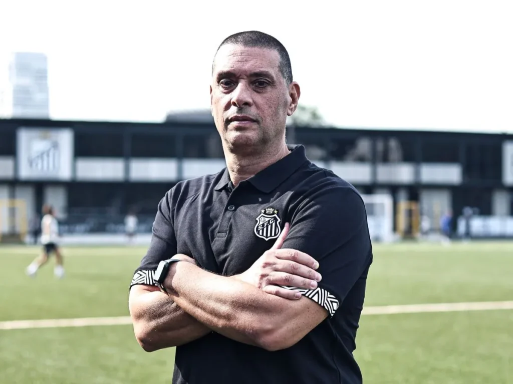 Santos acerta com Marcelo Frigerio como novo técnico do time feminino