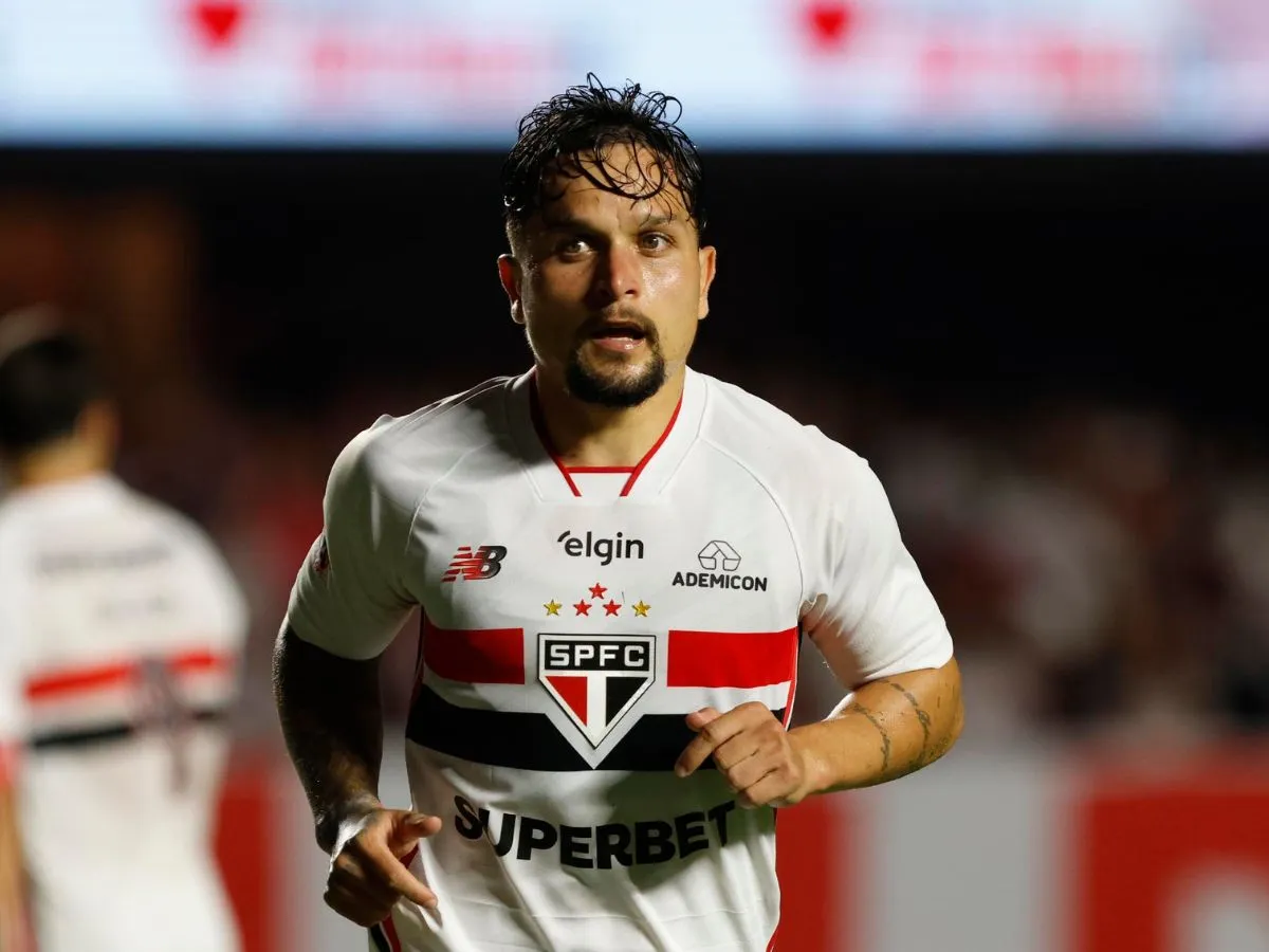 Artur muda cenário no São Paulo e se firma como peça-chave no time de Roger Machado