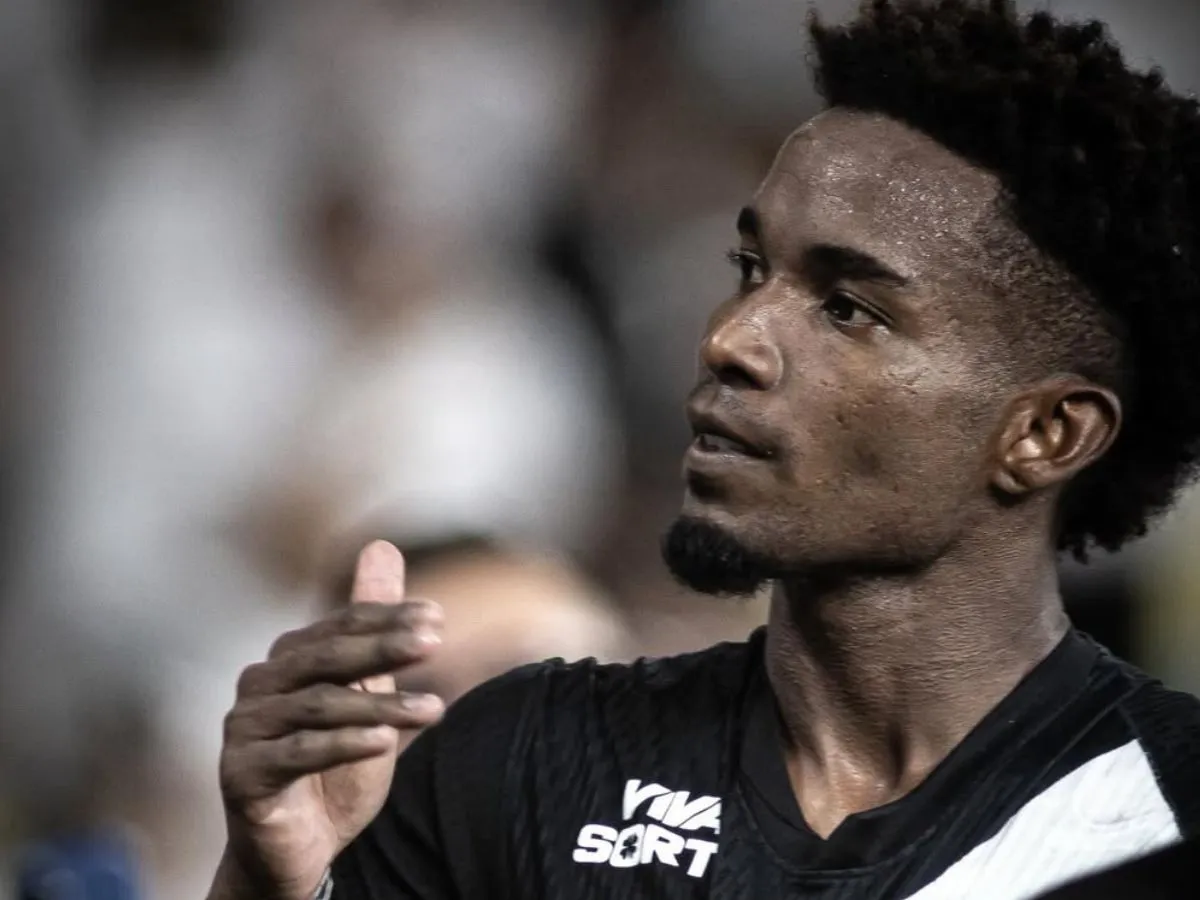 Thiago Mendes pode ser punido pelo STJD após críticas à arbitragem em derrota do Vasco
