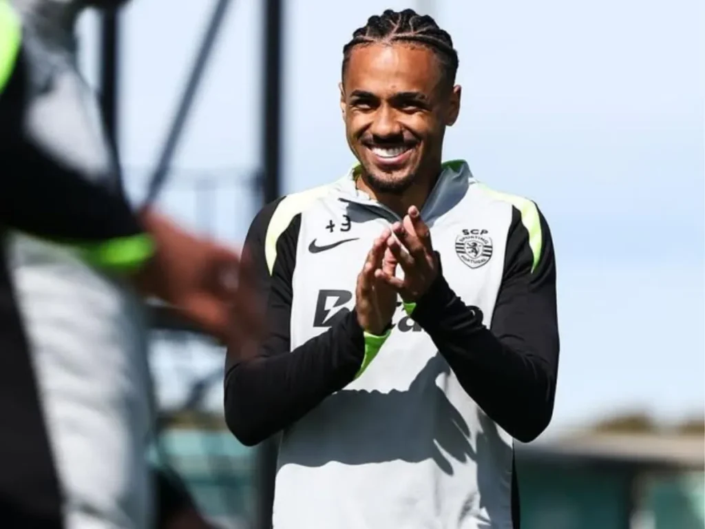 Rômulo Júnior retorna ao Atlético-MG após empréstimo ao Sporting e terá futuro avaliado