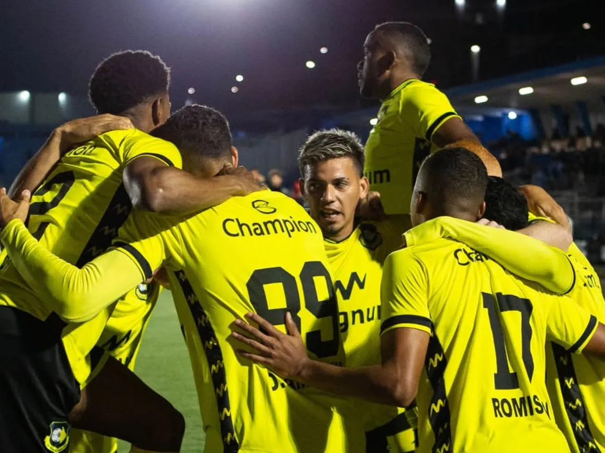São Bernardo domina o Londrina e assume liderança na Série B