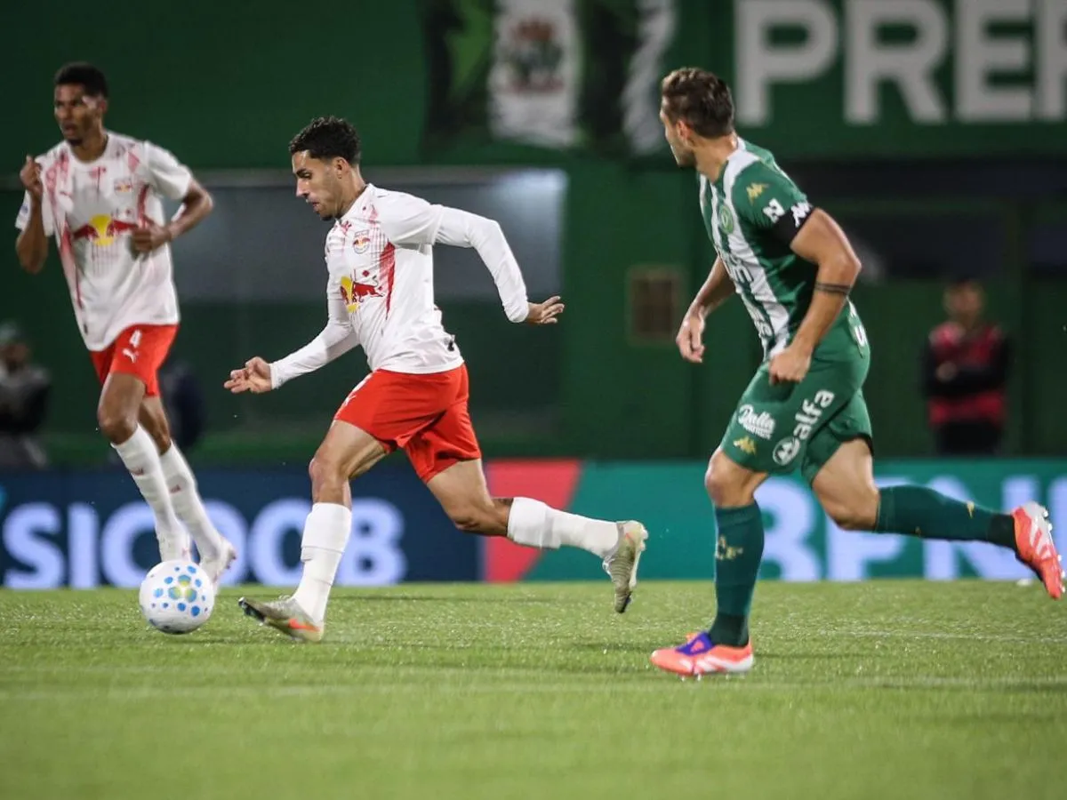 Bragantino vira sobre a Chapecoense na Arena Condá e sobe na tabela do Brasileirão