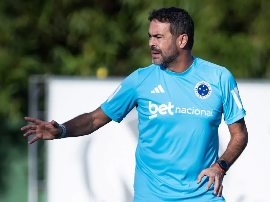 Keny Arroyo titular? Veja a escalação do Cruzeiro para o jogo contra o Goiás pela Copa do Brasil
