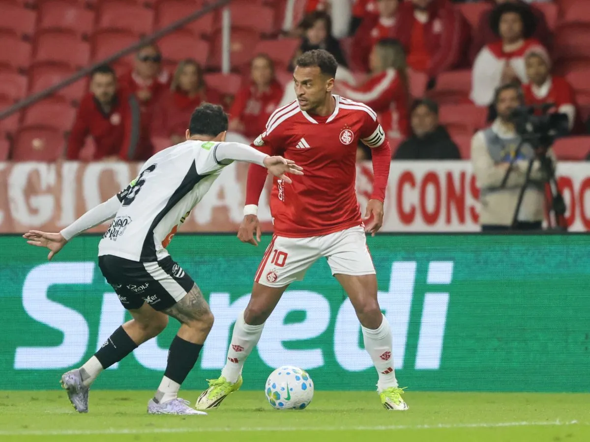 Internacional supera sustos contra o Athletic e vira primeiro classificado às oitavas da Copa do Brasil