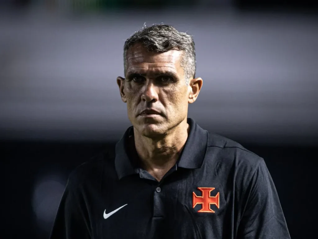 Bruno Lazaroni critica arbitragem após derrota do Vasco: “O critério não foi o mesmo”