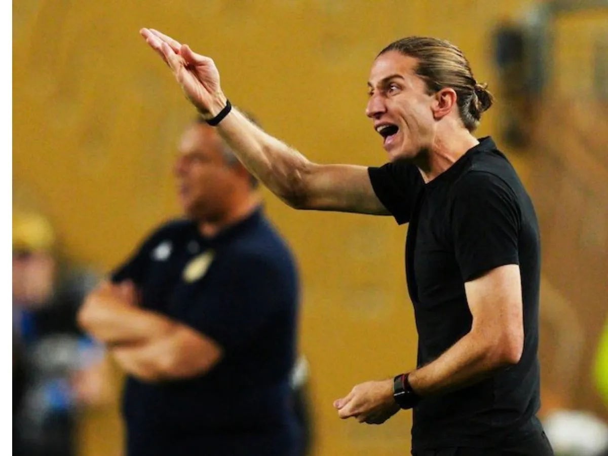 Entenda a situação de Filipe Luís, ex-técnico do Flamengo, e como estão as negociações com o Benfica