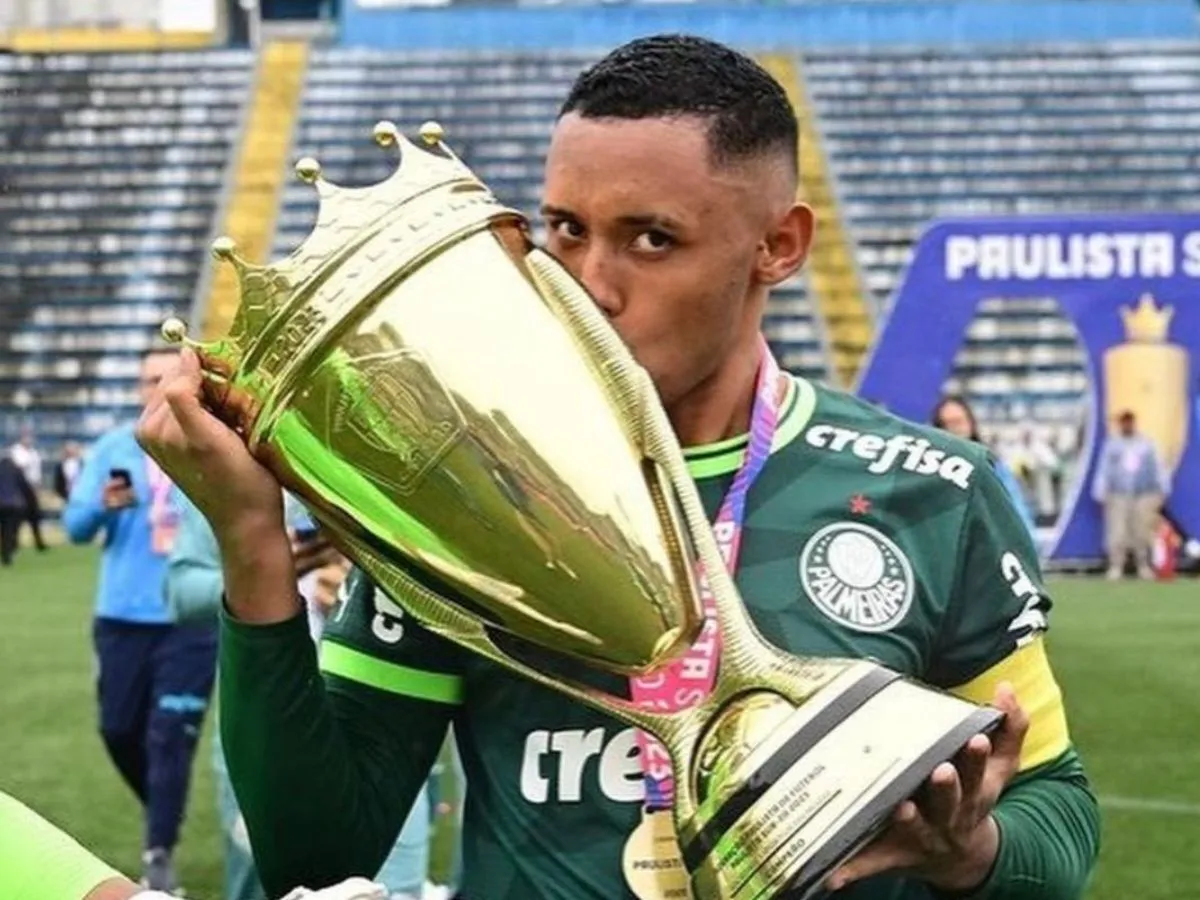 Zagueiro retorna ao Palmeiras após romper contrato com clube português; saiba detalhes
