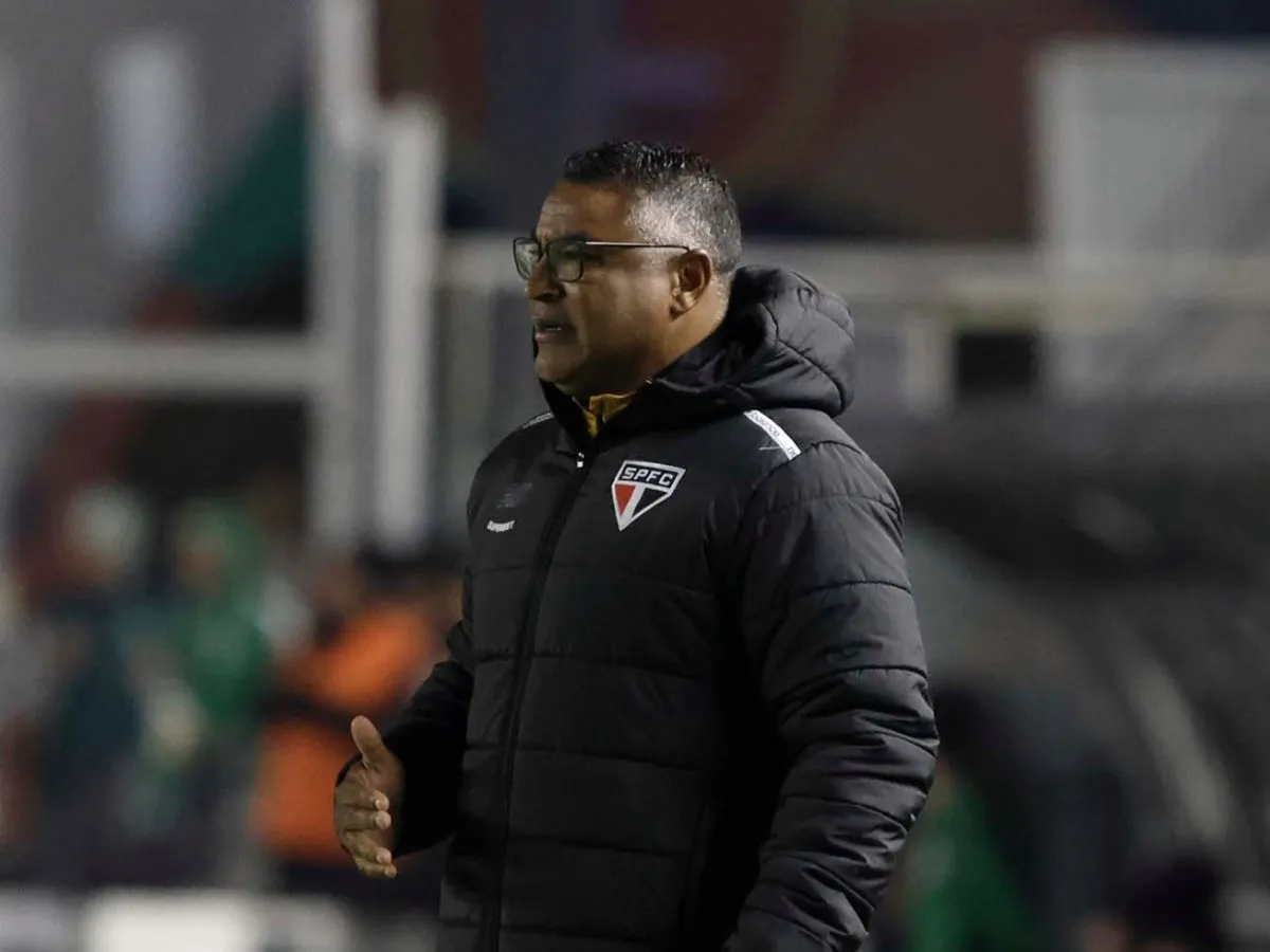 Chapecoense avalia investida por Roger Machado após demissão de Fábio Matias