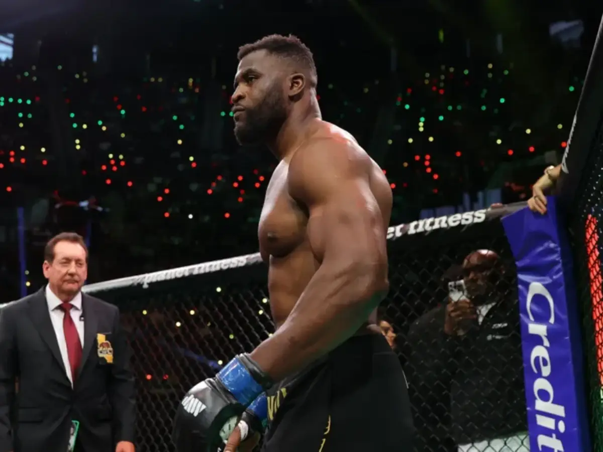 Francis Ngannou nocauteia Philipe Lins de forma avassaladora e desafia Jon Jones na MVP
