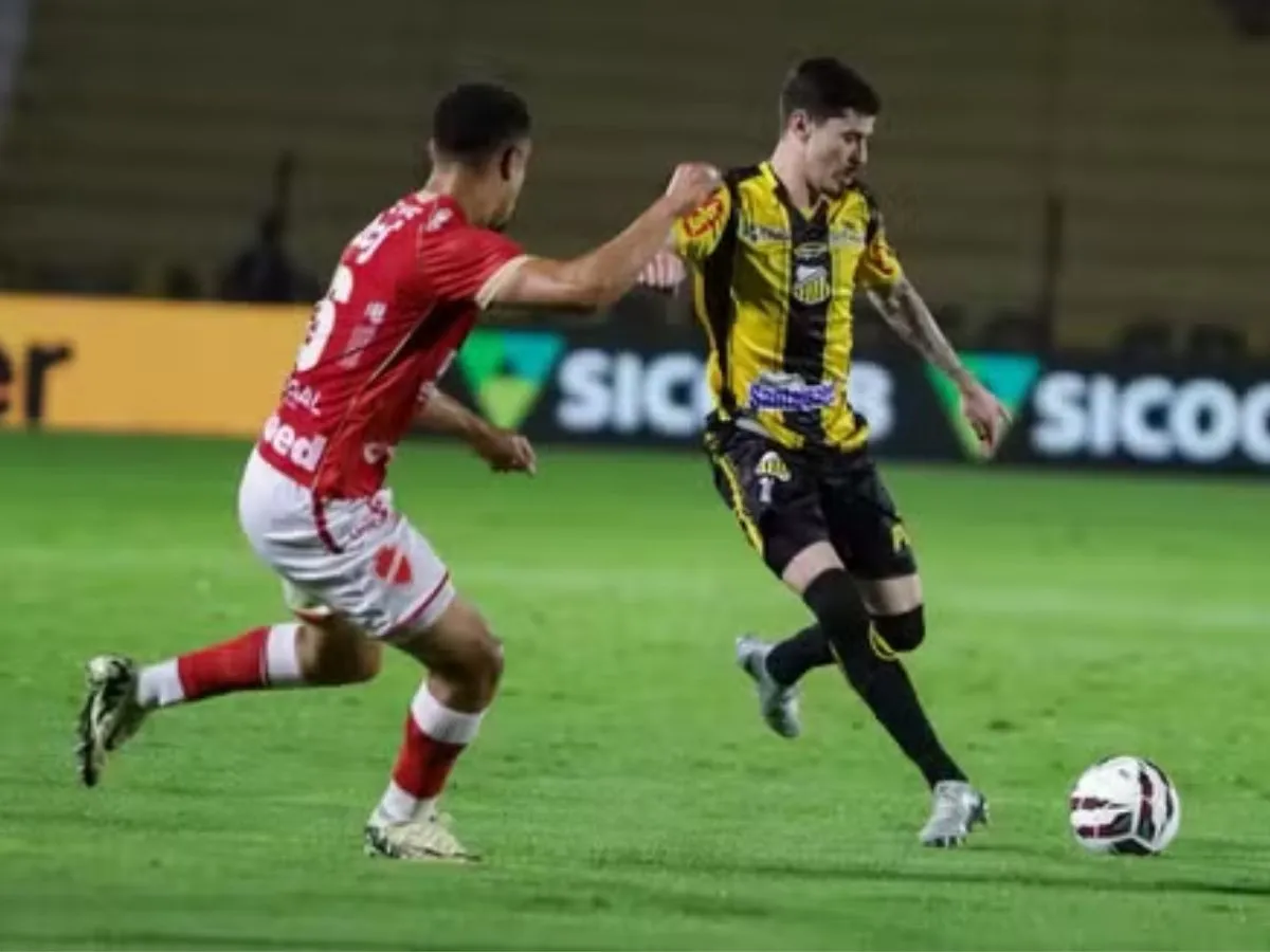 Novorizontino vence o Vila Nova nos acréscimos e cola na liderança do Brasileirão Série B