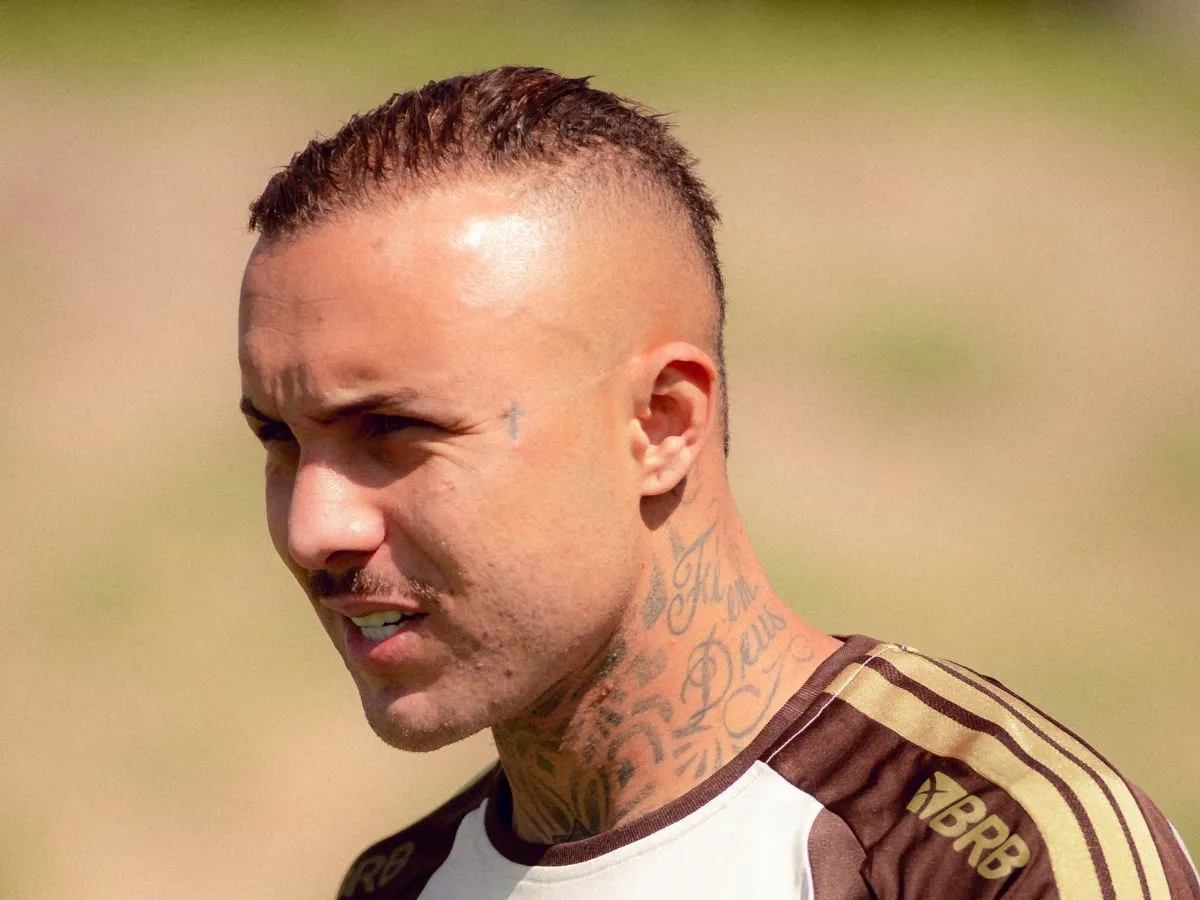 Grêmio abre negociações por Everton Cebolinha e avalia assinatura de pré-contrato