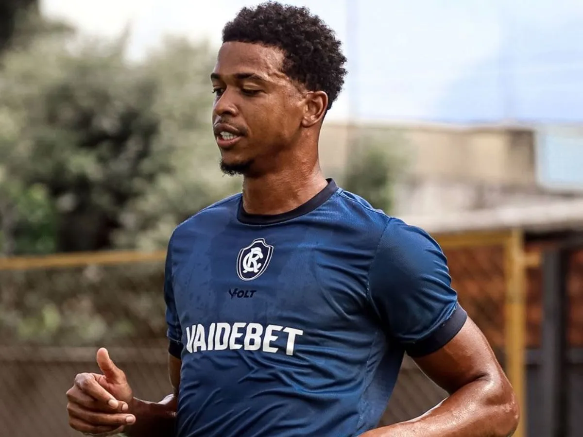 Emprestado ao Remo, Carlinhos negocia saída do Flamengo rumo ao futebol japonês