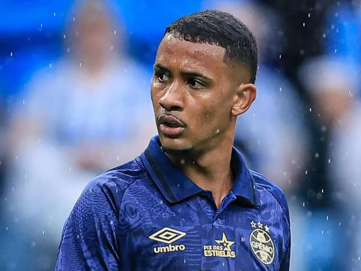 Vasco vê atacante esquecido por Luís Castro no Grêmio como oportunidade de mercado