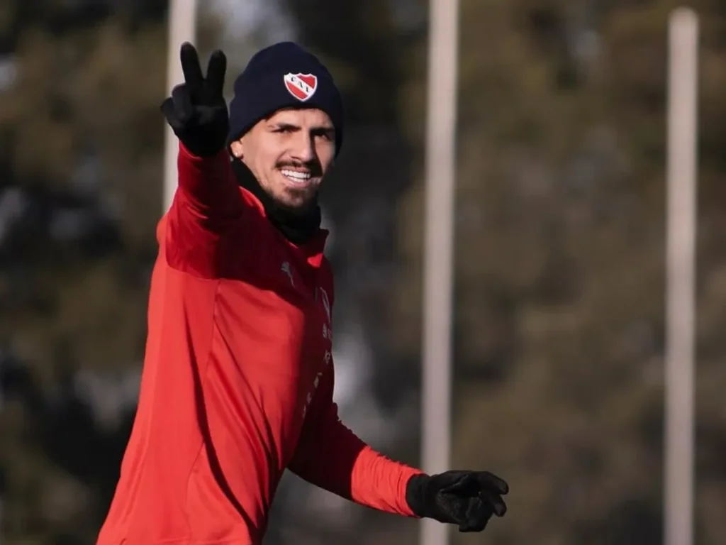 Nova novela? Internacional retoma interesse por zagueiro do Independiente