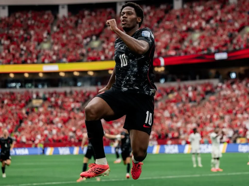 Jonathan David fez história na Copa do Mundo tendo marcado um hat-trick diante do Catar