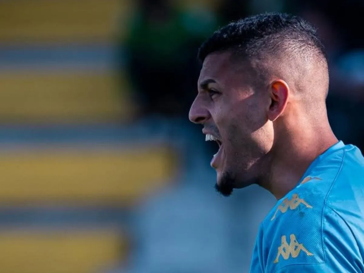 Palmeiras conversa com cria da base e planeja goleiro como reserva imediato de Carlos Miguel