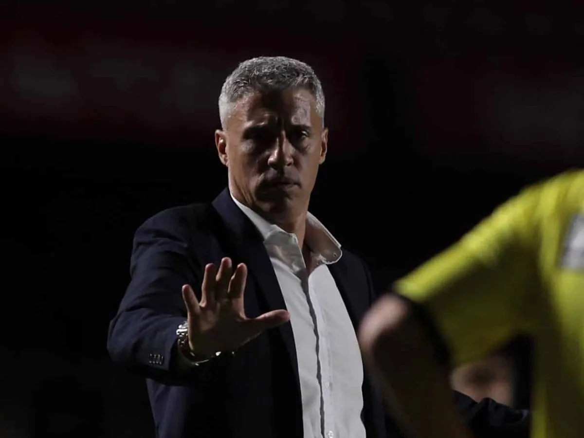 Vasco fica mais distante de técnico argentino; Hernán Crespo negocia retorno ao Catar