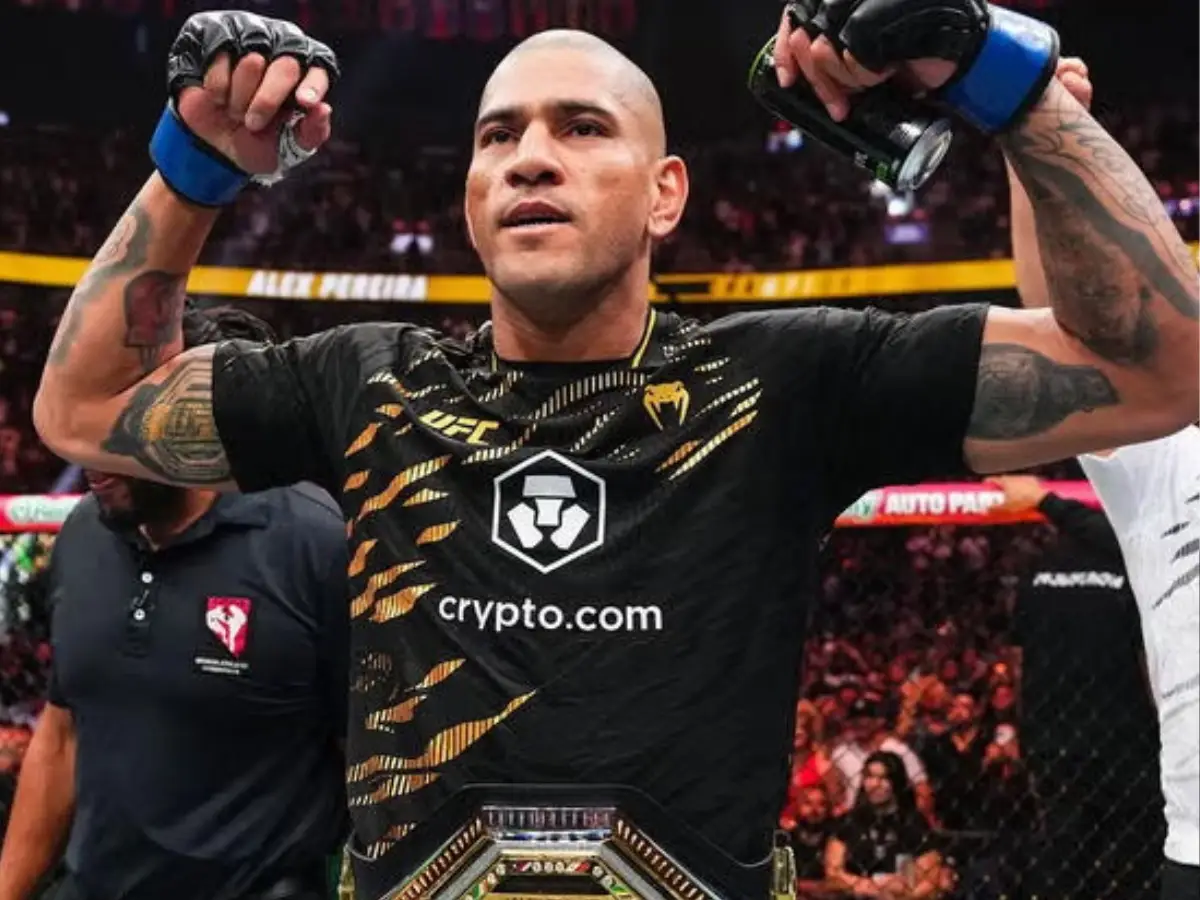 Alex Poatan exibe porte de peso-pesado nos bastidores da Casa Branca antes do duelo contra Ciryl Gane no UFC Freedom 250