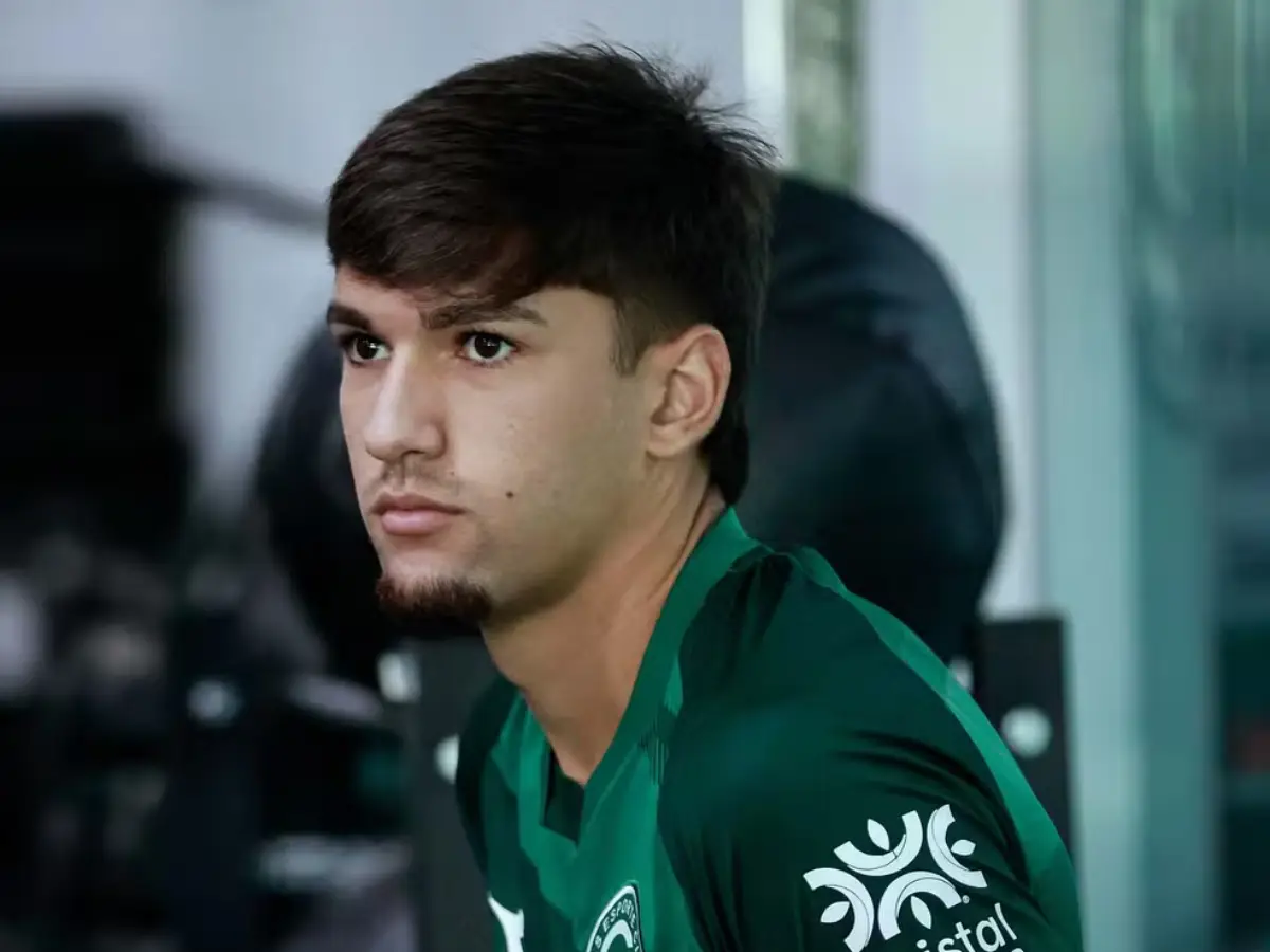 Lucas Rodrigues sofre lesão