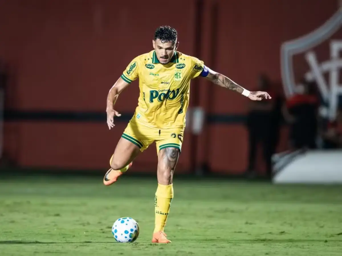 Fortaleza busca acerto com Tiquinho Soares