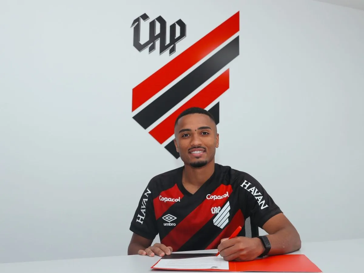 Leozinho: conheça o atacante que acabou com o São Paulo e colocou o Athletico no G-3
