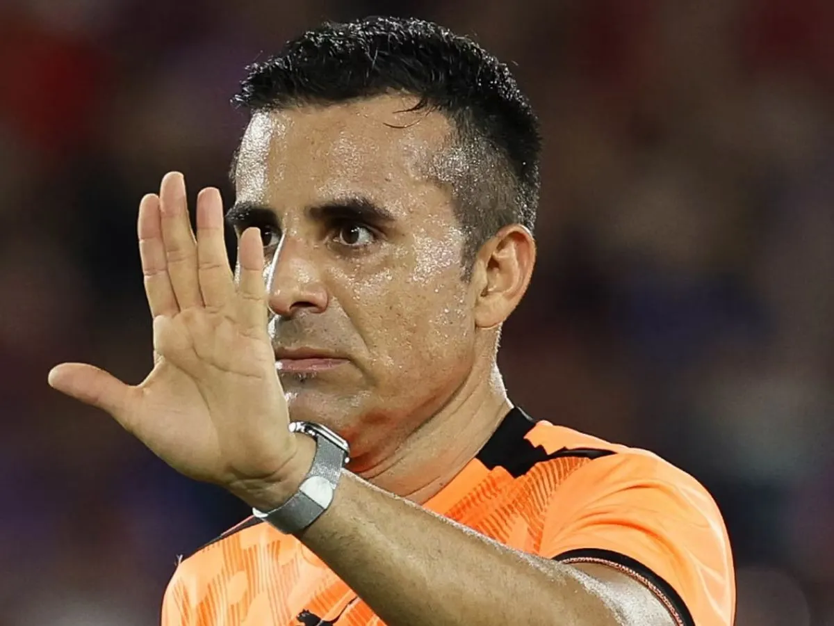 Experiente e marcado por polêmicas: quem é Piero Maza, árbitro de Independiente Medellín x Vasco