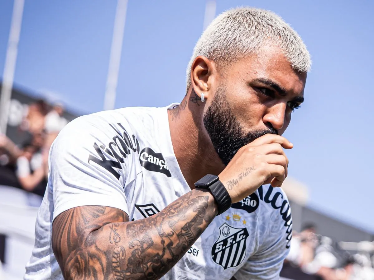 Gabigol vai ficar no Santos? Atacante cobra planejamento para decidir futuro em 2027