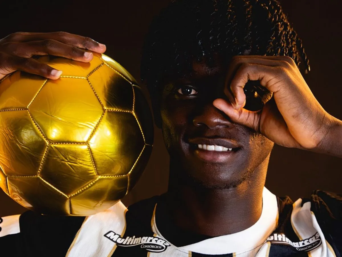 Atlético-MG recusa oferta de clube russo por Mamady Cissé e fixa preço para negociar volante