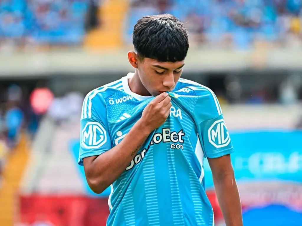 Maxloren Castro no Flamengo? O que sabemos sobre o interesse no atacante do Sporting Cristal