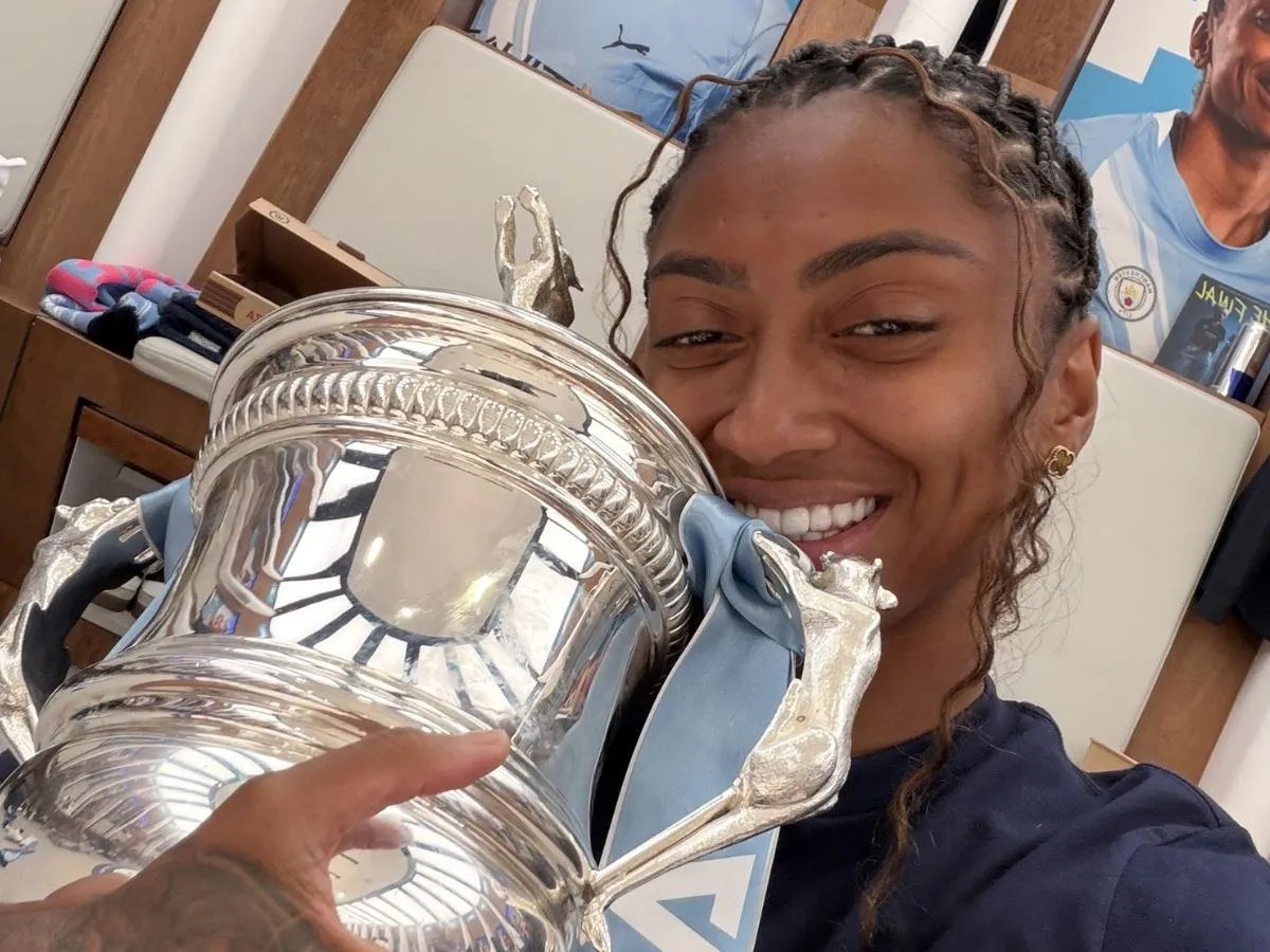 Barcelona mira Kerolin Ferraz após destaque no Manchester City e agita mercado do futebol feminino