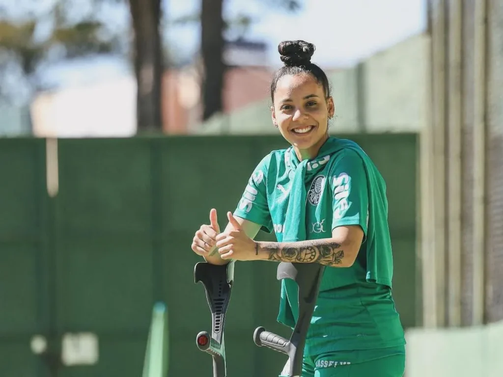 E a Ana Flávia? Saiba como está a recuperação da atacante do Palmeiras