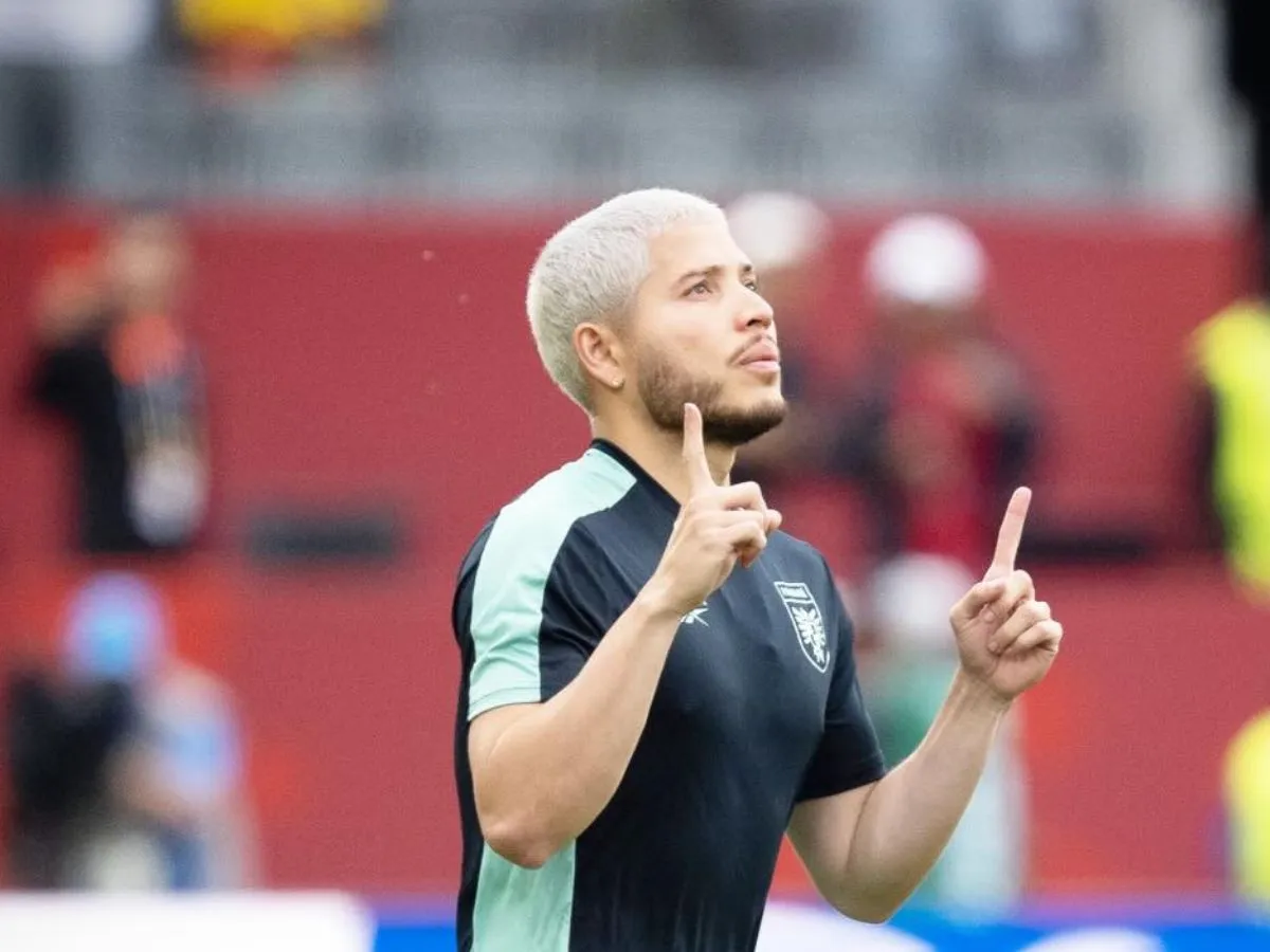Corinthians vai contratar panamenho? Fernando Diniz veta volante oferecido ao clube