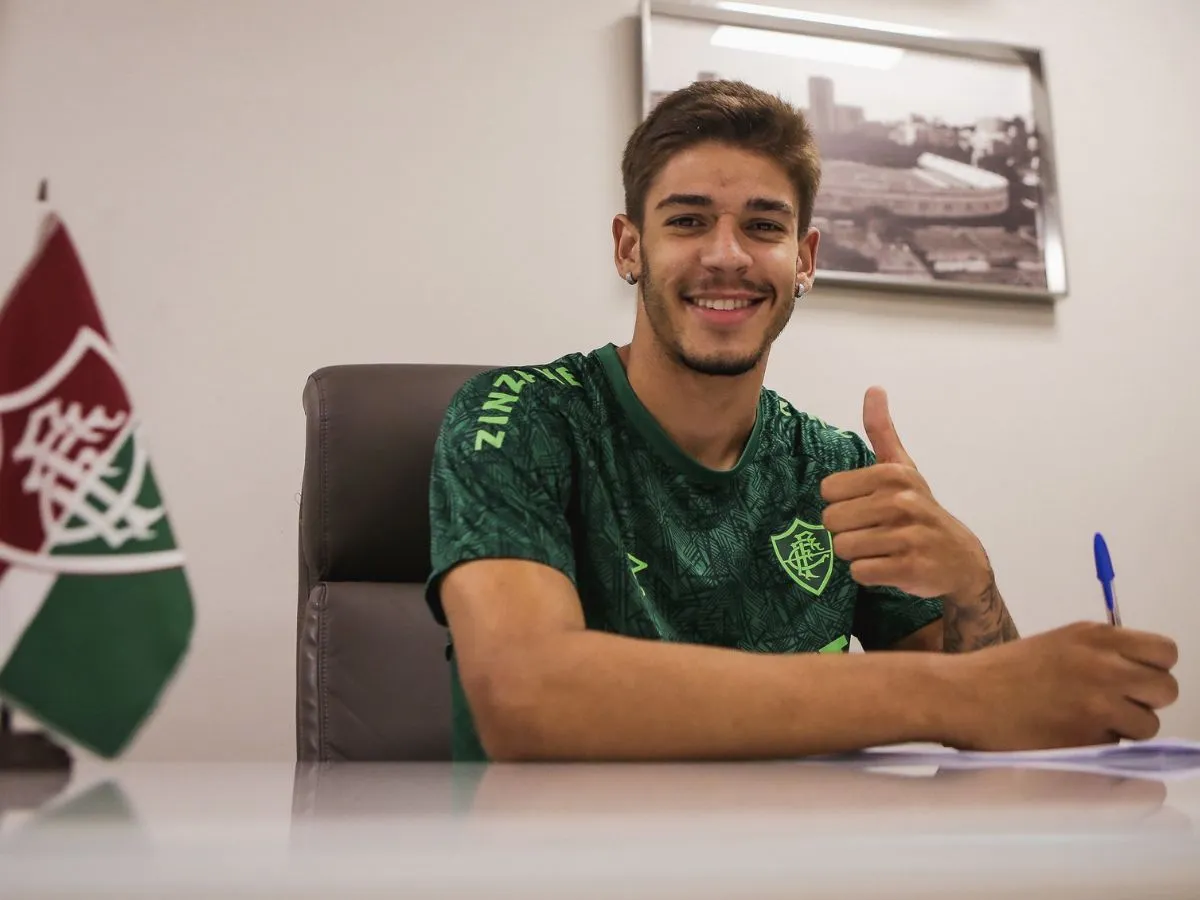 Lateral volta ao Fluminense e tem futuro indefinido; saiba detalhes