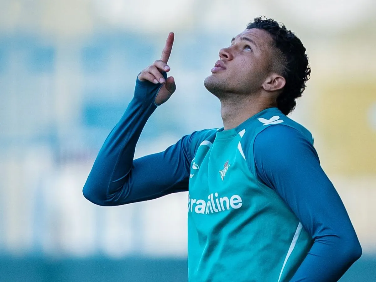 Saiba como Marcos Lamacchia entrou na negociação por Nelson Deossa e ajudou o Vasco a avançar