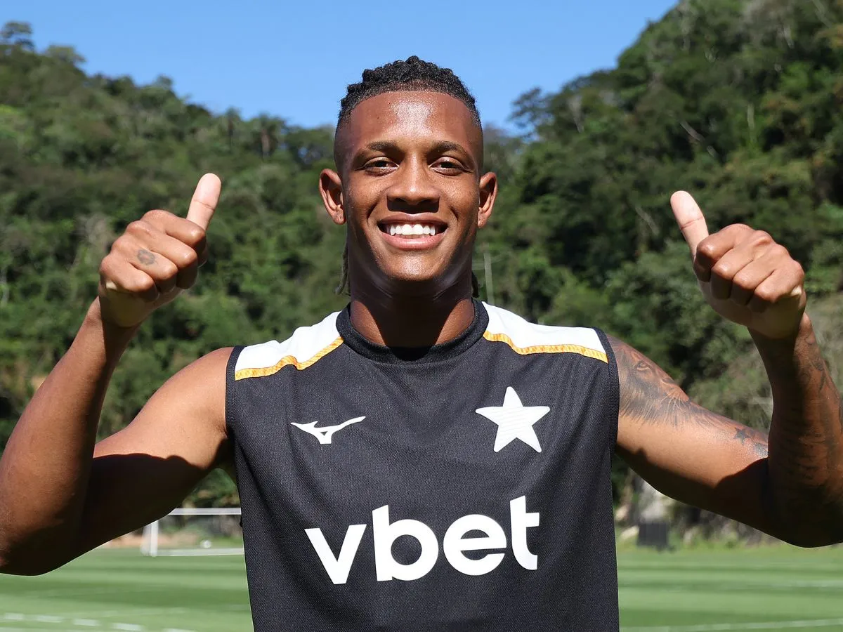 Botafogo pressiona Danilo a aceitar proposta do Zenit e dificulta investida do Palmeiras