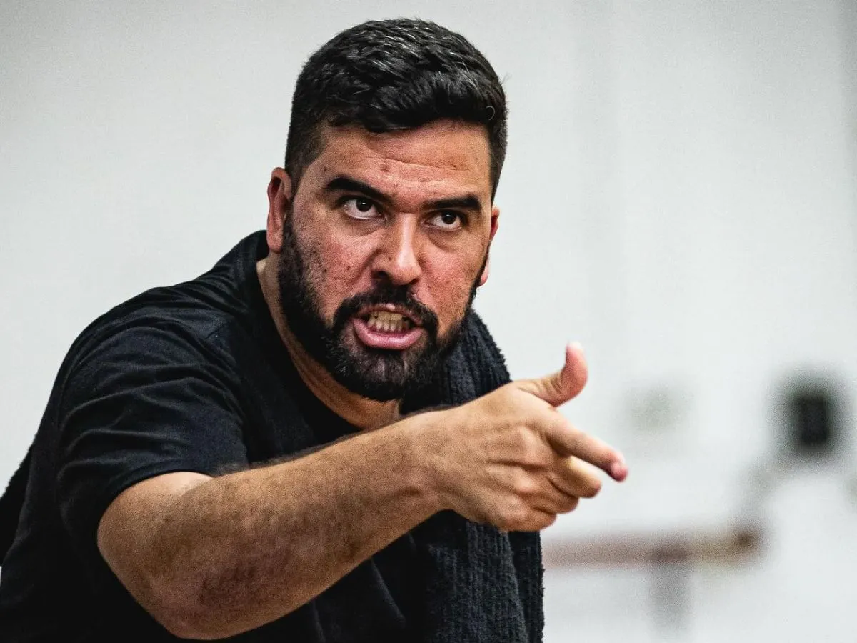 Ídolo volta ao Flamengo após dez anos e assume comando do basquete rubro-negro