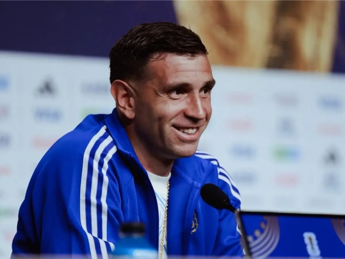 Dibu Martínez foca na final pela Argentina