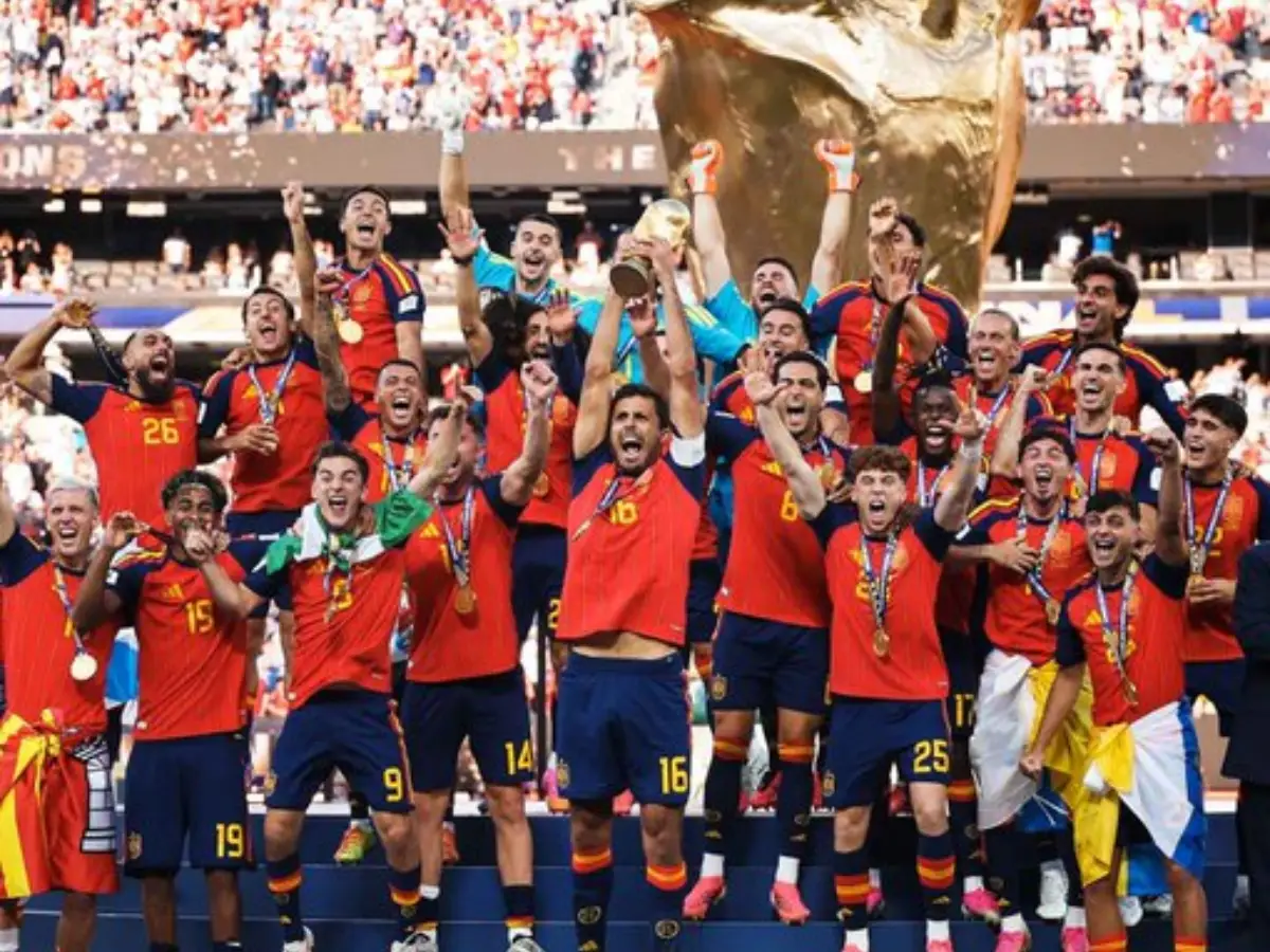 Espanha assume lideranã do ranking da FIFA. Brasil ganha posição